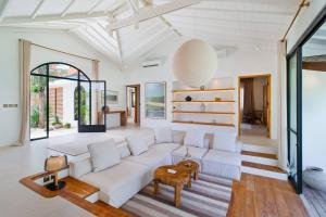 Stunning 3 Bed Villa, Close To Cafes And Beach