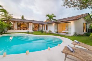 Stunning 3 Bed Villa, Close To Cafes And Beach