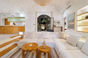 Stunning 3 Bed Villa, Close To Cafes And Beach