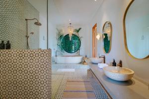 New Mediterranean 5 Bed, Chef, Daily Bfast