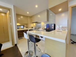 R&F Studio 5min walk to CIQ - 4 pax