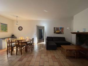 Appartements Appartement T3 en Ardeche avec animaux admis - FR-1-382-221 : photos des chambres