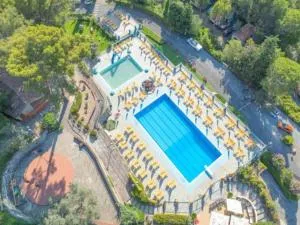 Bungalow in Ferienresidenz mit Pool - Arnasco