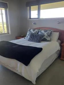 111 on hurworth - Okato