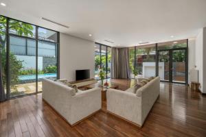 Palm Garden Luxury Villa Near My Khe Beach