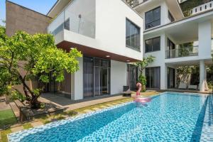 Palm Garden Luxury Villa Near My Khe Beach