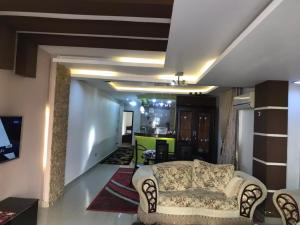 شقه بالكامل مفروش 3غرفه للايجار بحدائق الاهرام بجوار المتحف والاهرامات