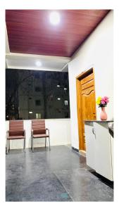 Comfortable 2BHK Near HITEX Exhibition Center
