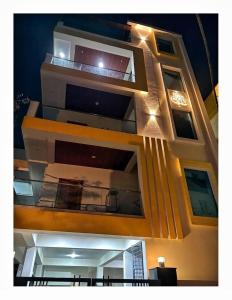 Comfortable 2BHK Near HITEX Exhibition Center