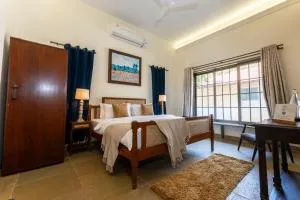 ELIVAAS Casa Mocha - Exquisite 5BHK Retreat with Pvt Pool & Verandah - Sātirje