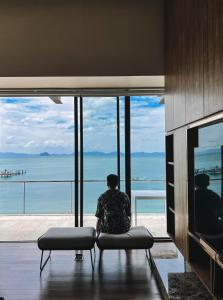 Rare Sunrise Cliff Villa 5 Bedrooms