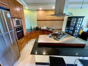 Kata Seaview Serenity - Luxury 1BR Apartment