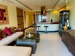 Kata Seaview Serenity - Luxury 1BR Apartment