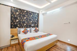 FabHotel Redmoon Suites - Nr Brookfield