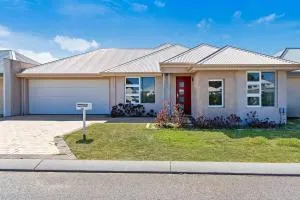 Your comfortable getaway home - Carramar