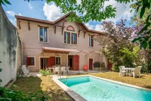 Maison Eugène centre-ville piscine jardin fibre garage - Millau