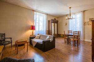 Appartements Maison Eugene centre-ville piscine jardin fibre garage : photos des chambres