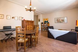 Appartements Maison Eugene centre-ville piscine jardin fibre garage : photos des chambres