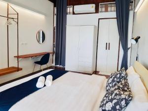 Canal Villa on Onnut Road, near Bts Onnut, Bangkok