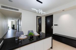 Address Dubai Marina, Dubai Marina - Mint Stay
