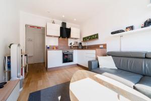 Superb Bright Apartment