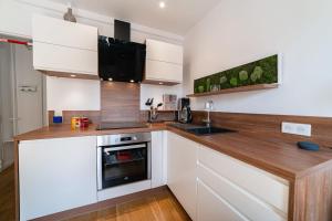 Superb Bright Apartment