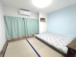 Asakusa Temple Detached BuildingZhujia Inn 2-8 people3 min walk to Asakusa Temple Skytree Ueno within walking distanceDirect access to Ginza, Shibuya, Shinjuku by subway