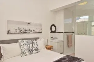 Modern Luxurious Apartment in St James Kalk Bay - St James