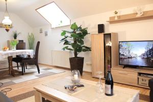 "Im Eichenhof" Whg 1 - idyllische Dorflage Nähe Grömitz! Jetzt mit WLAN!