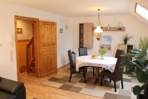 "Im Eichenhof" Whg 1 - idyllische Dorflage Nähe Grömitz! Jetzt mit WLAN!