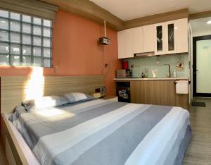 Natural Light STU 402 Near Uncle Hos Mausoleum