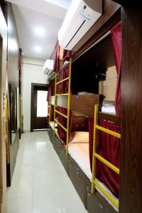 Neon Nest Dormitory Suits Asalpha Metro