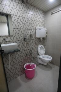 Neon Nest Dormitory Suits Asalpha Metro