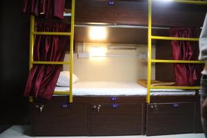 Neon Nest Dormitory Suits Asalpha Metro