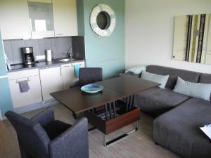 PatRei mit kleinem Meerblickauch beim Duschen mit Wallbox