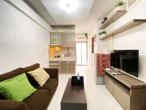 Fancy Designed 2BR at Gateway Ahmad Yani Cicadas Apartment By Travelio