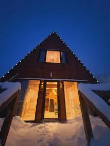 Mestia Sunrise Cottage - 3BR Mountain Retreat - Lagami