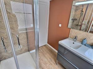 Maisonette Cozy, Neuf, Centre-ville, Wifi
