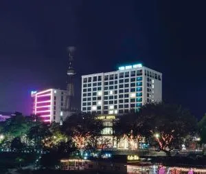 YEN BIEN LUXURY HOTEL - Làng Me