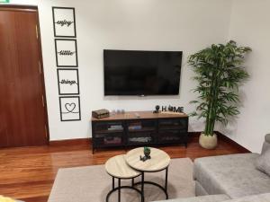 Nuevo, junto al Ayuntamiento y Casco Viejo