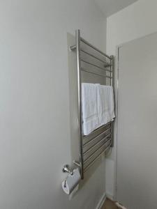 6 Beds including 4 Double Beds and 2 Single Sofa Beds Serviced Chalet B