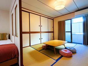 駅徒歩1分2DKで広々快適5階エレベーターなし 天王寺4分心斎橋13分HANAInn