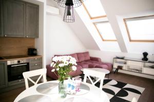 Riverside Apartment In The Heart of Old Town