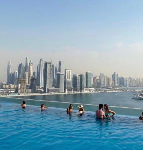Seafront Escape Infinity Pool & Private Beach