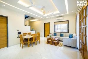 Nakeshatra Villa by VEO - Part of StayVista with Pool, Lawn, Balcony at city center in Udaipur