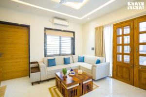 Nakeshatra Villa by VEO - Part of StayVista with Pool, Lawn, Balcony at city center in Udaipur