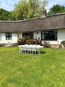 Warm Welcoming Cottage - Your Perfect Getaway