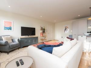 Apartment with Stunning Views and Free Parking - Pass the Keys