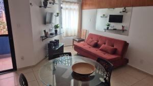 Apartamento com 1 quarto, cozinha e sala