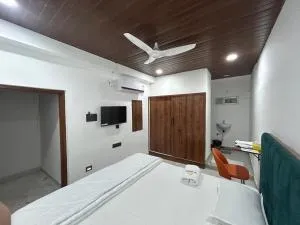 Hotel M Hyatt - Surūrnagar